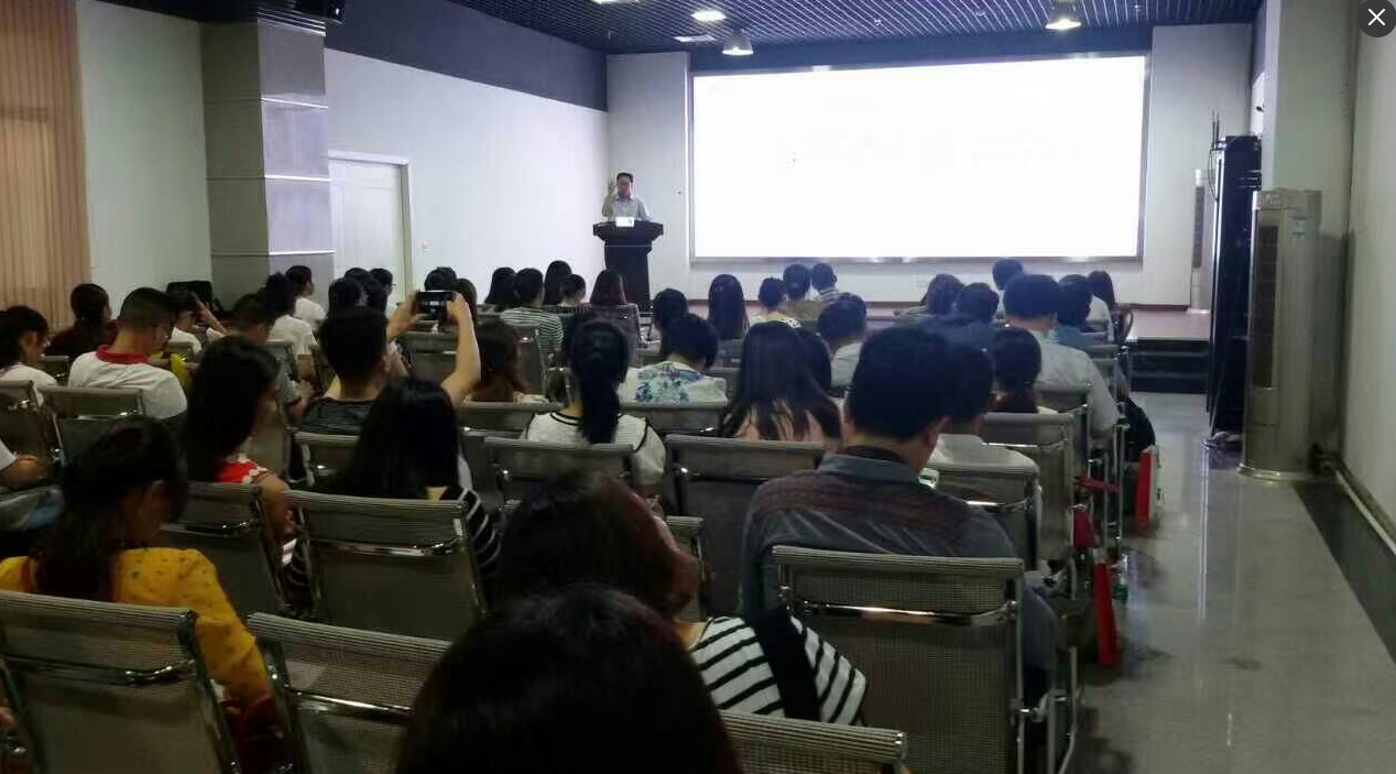 伟德国际betvlctor1946咨询主持湖南人博会“人力资源制度创新”主题馆日